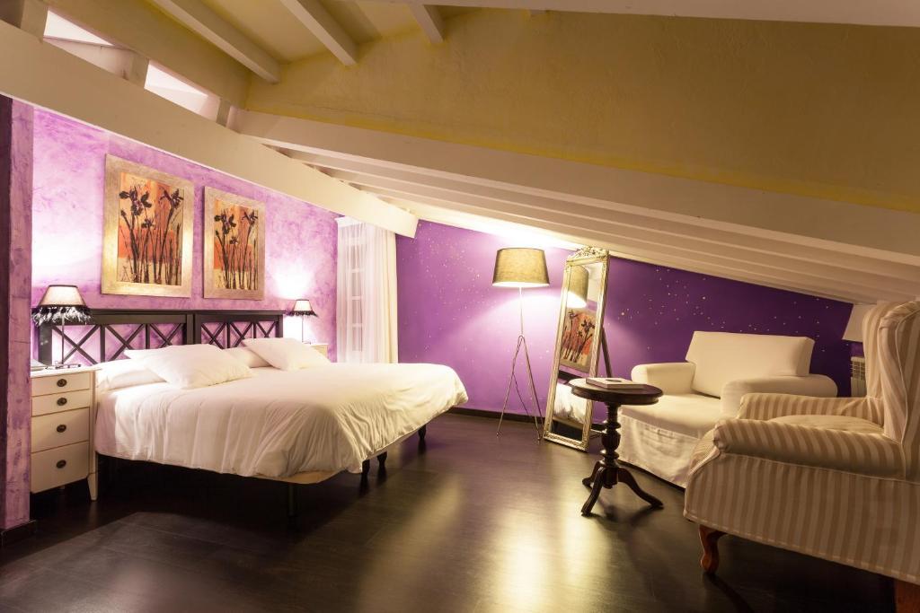 El Bosque De La Anjana Hotel Selores Room photo